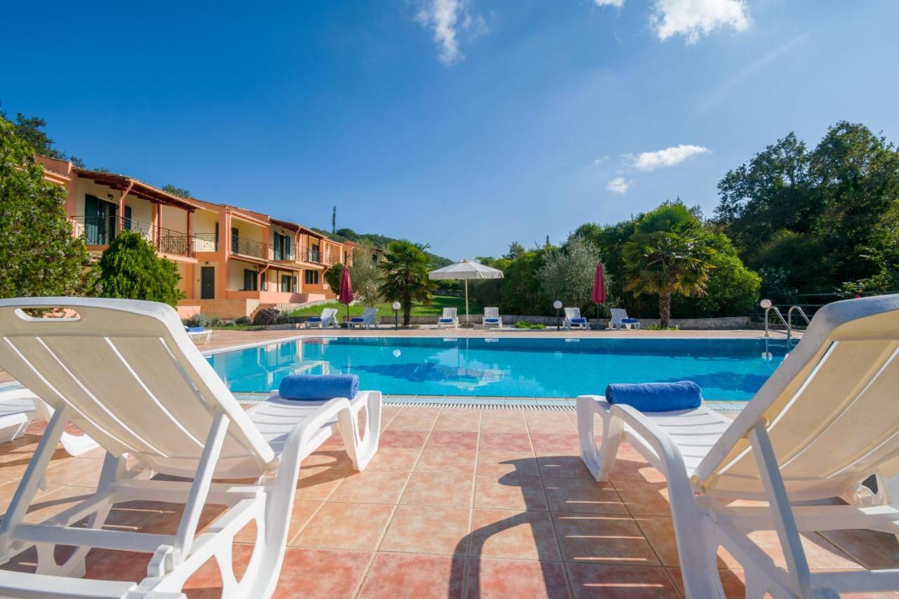 Rivendell Apartament Áno Korakiána
